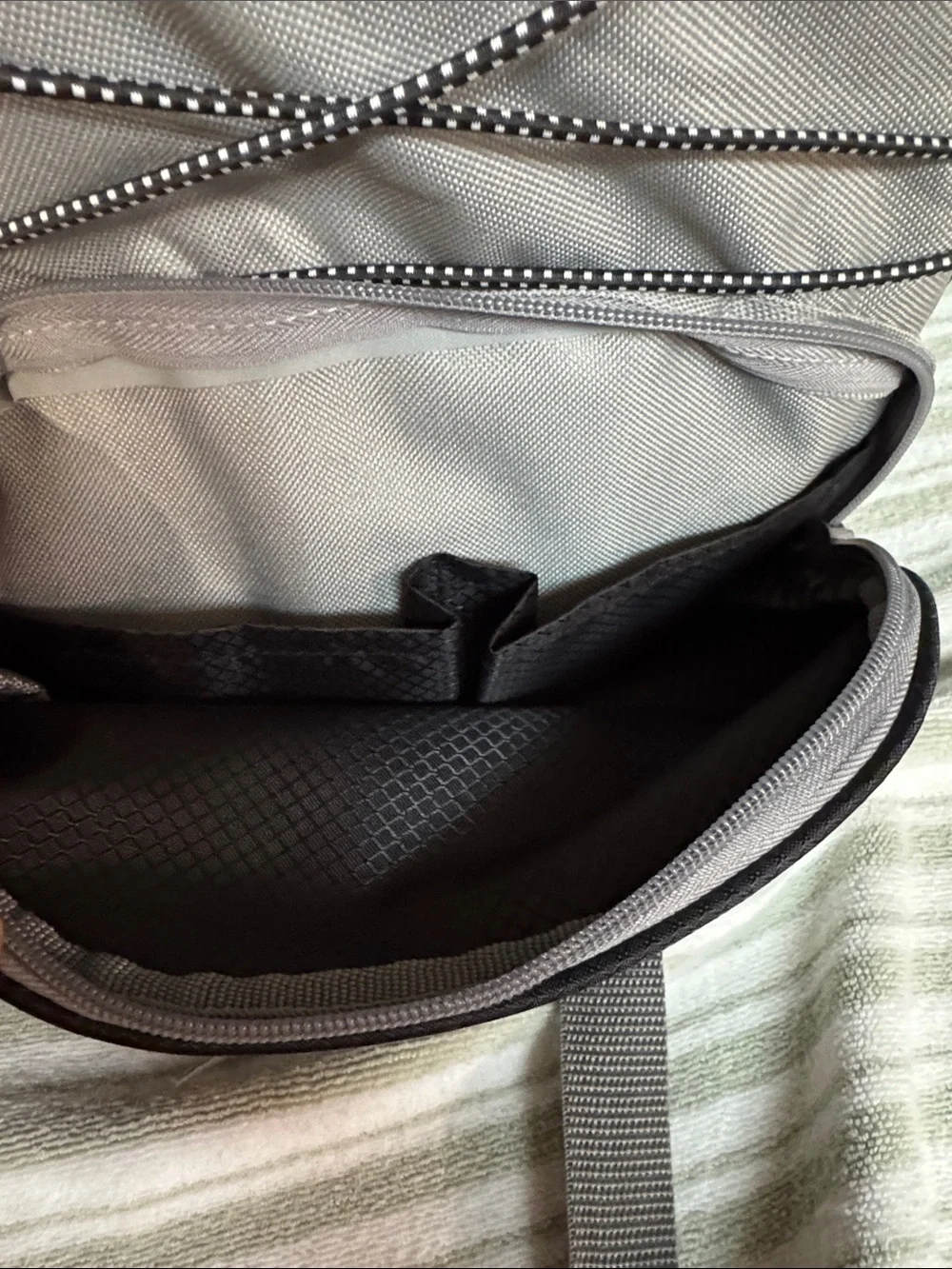 NFL Black and Gray Raiders PTX Backpack Cooler Fully Insulated Hold 20 Cans NWT